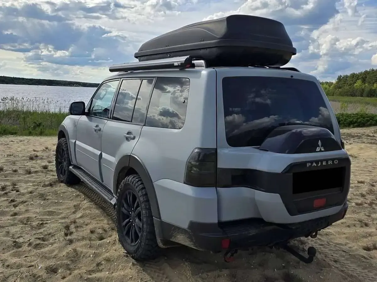 Gebraucht Mitsubishi Pajero Instyle 200 PS (147 kW) 2011 Grau SUV
