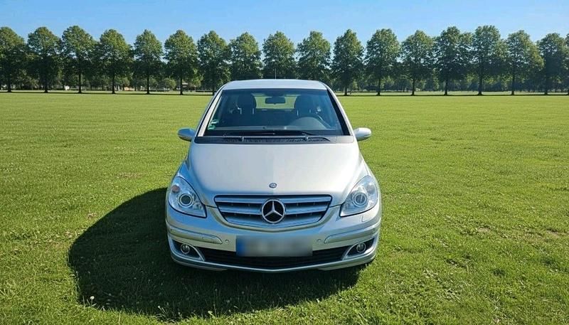 Silber Gebraucht 2006 Mercedes B200 Van / Kleinbus | 3.000 € (Guter Preis) - Bild 1/4
