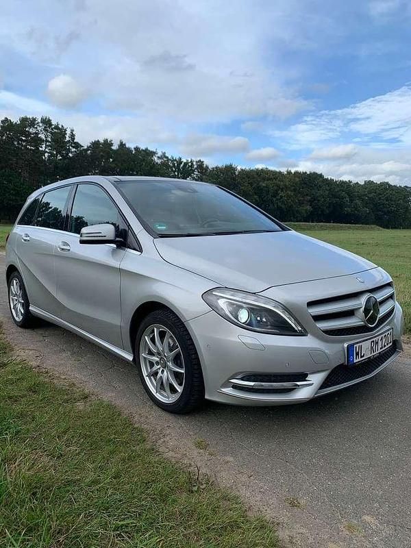 Gebraucht Mercedes 200 136 PS (100 kW) 2012 Polarsilber  metalliclack Van / Kleinbus