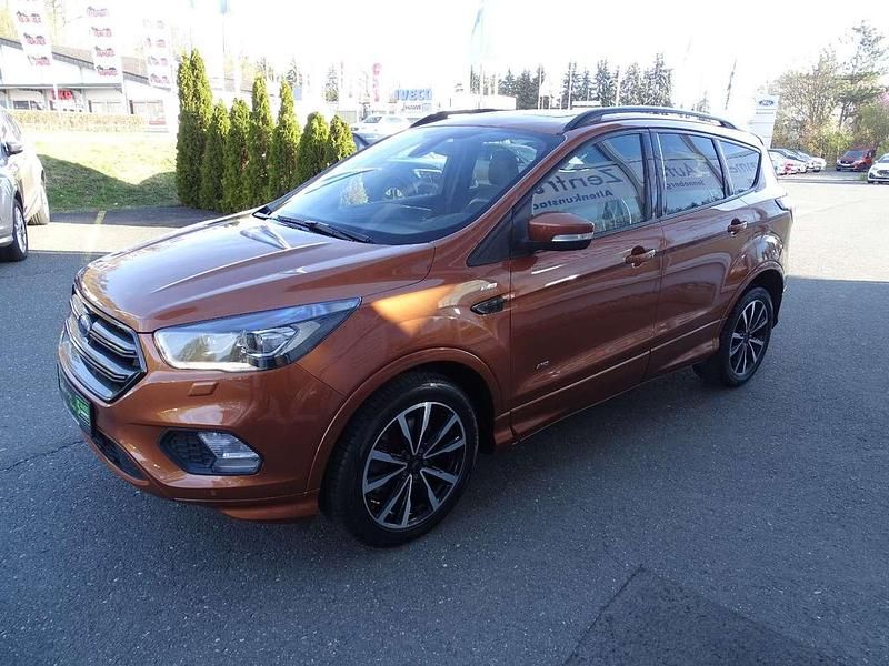 Second-hand Ford Kuga ST-Line 182 CP (133 kW) 2017 Maro SUV