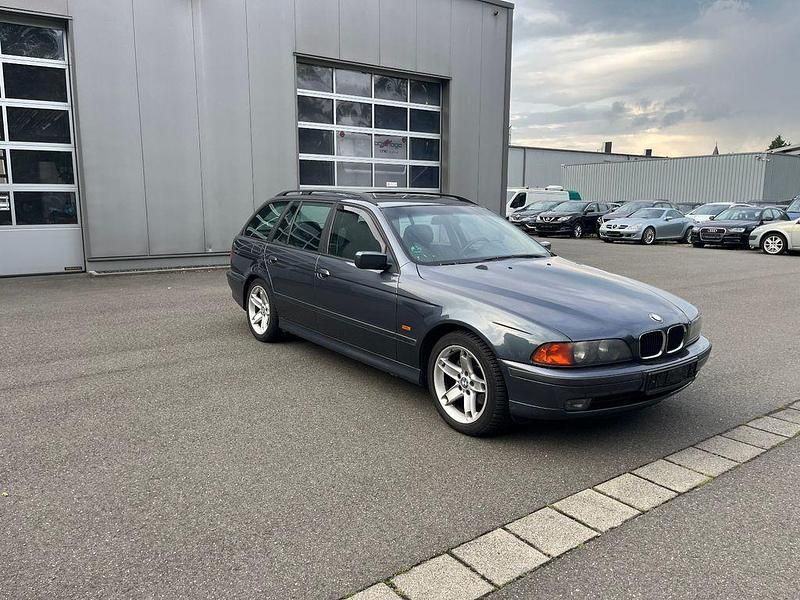 Grau Gebraucht 1999 BMW 523 Kombi | 2.900 € (Fairer Preis) - Bild 1/4