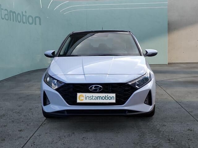 Gebraucht Hyundai i20 Trend 101 PS (74 kW) 2021 Weiß Kleinwagen