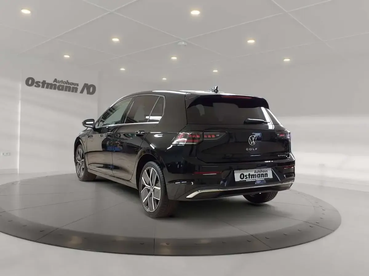 Gebraucht VW Golf VIII Style 204 PS (150 kW) 2026 Schwarz Limousine