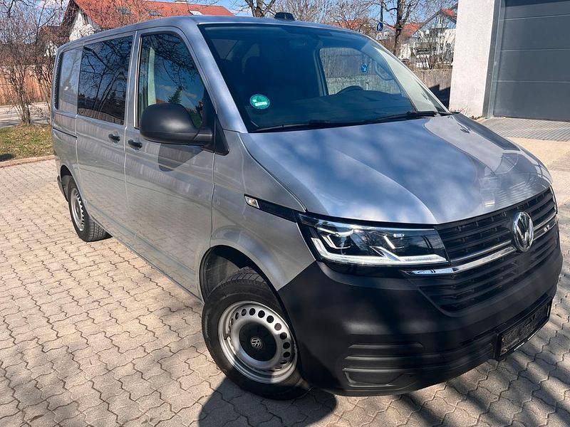 Gebraucht VW Transporter 150 PS (110 kW) 2021 Silber Van