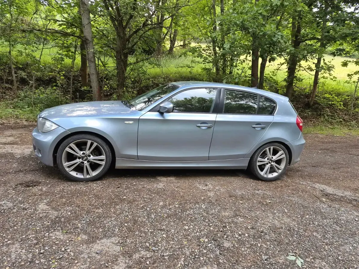 Gebraucht BMW 116 122 PS (89 kW) 2011 Blau Kleinwagen