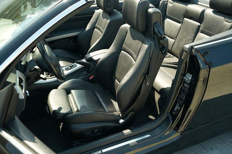 Gebraucht BMW 330 Cabriolet Performance 309 PS (227 kW) 2013 Schwarz Cabrio