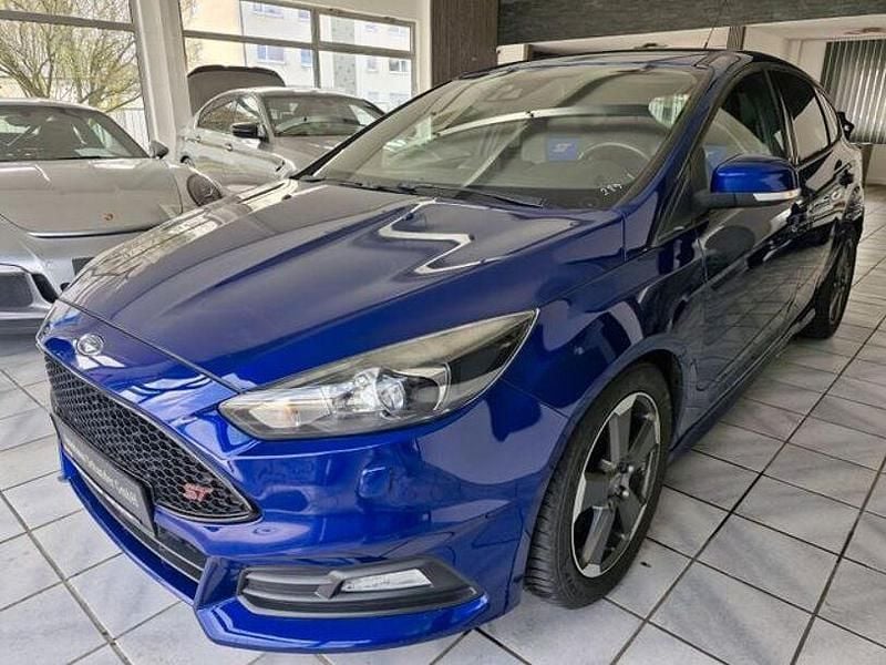 Gebraucht Ford Focus ST 185 PS (136 kW) 2015 Blau Limousine