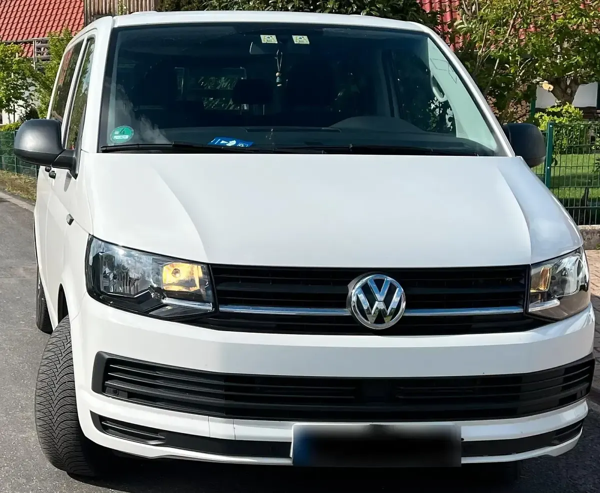 Käytetty VW Multivan Trendline 150 HP (110 kW) 2020 Valkoinen Tila-auto