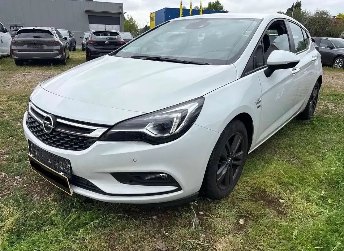 Gebraucht Opel Astra 136 PS (100 kW) 2019 Weiß Kombi