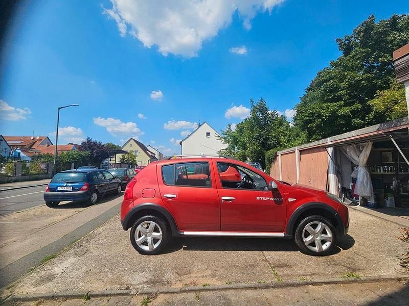 Gebraucht Dacia Sandero Stepway 105 PS (77 kW) 2012 Rot Kleinwagen