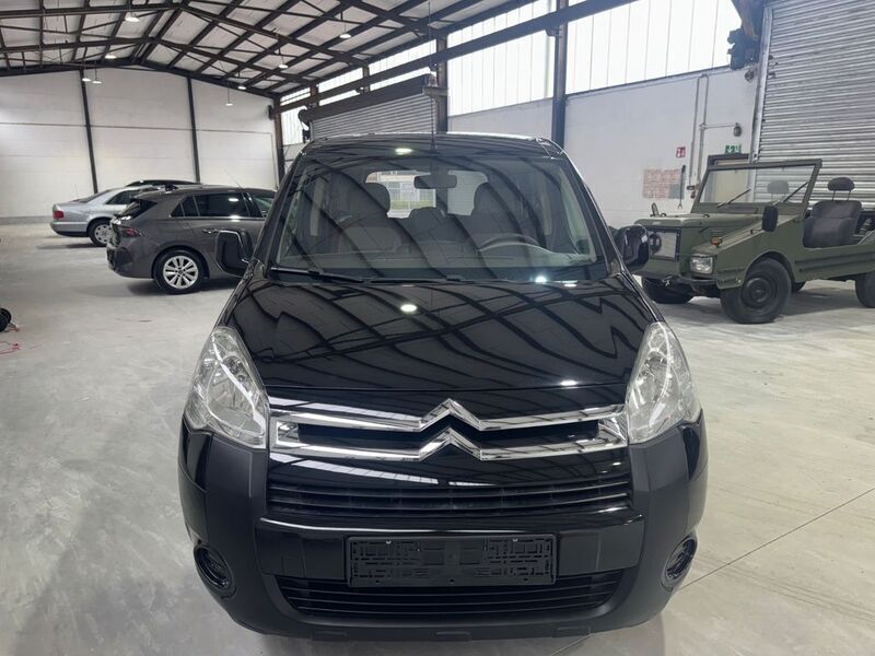 Schwarz Gebraucht 2010 Citroën Berlingo Van / Kleinbus | 4.900 € (Fairer Preis) - Bild 1/4