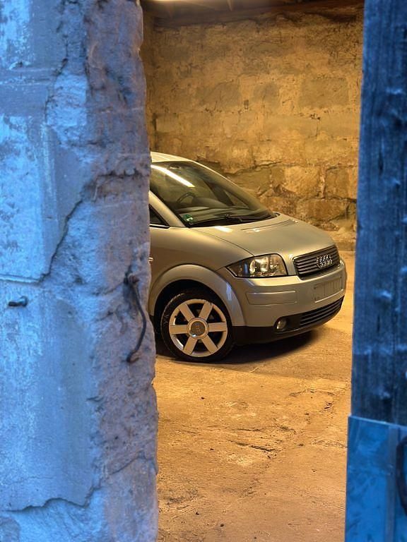 Blau Gebraucht 2004 Audi A2 Kleinwagen | 4.650 € (Etwas zu teuer) - Bild 1/4