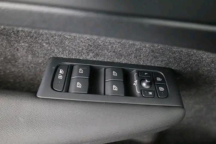 Gebraucht Volvo XC40 163 PS (119 kW) 2024 Grau SUV