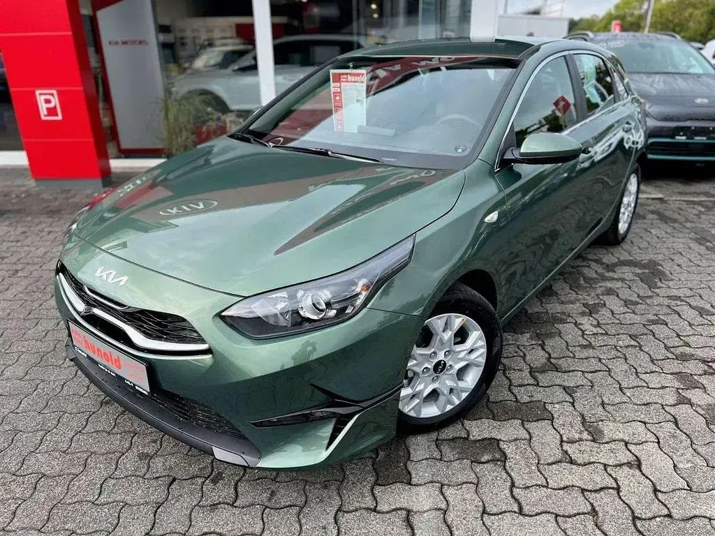 Gebraucht Kia Ceed Vision 140 PS (102 kW) 2024 Experience grün Kleinwagen