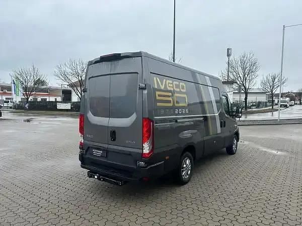 Gebraucht Iveco Daily 175 PS (128 kW) 2025 Grau dunkelgrau metalic Van / Kleinbus