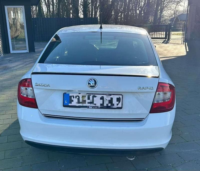 Gebraucht Skoda Rapid Drive 105 PS (77 kW) 2014 Weiß Limousine