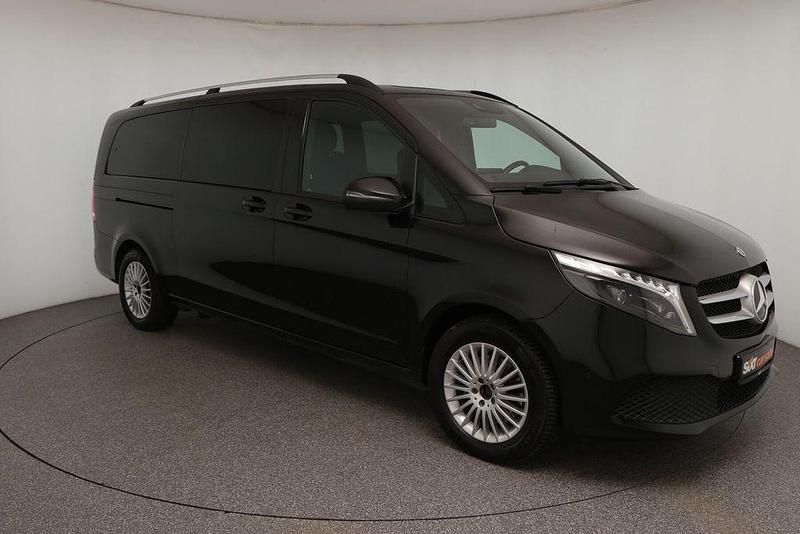 Gebraucht Mercedes V300 237 PS (174 kW) 2024 Schwarz Van / Kleinbus