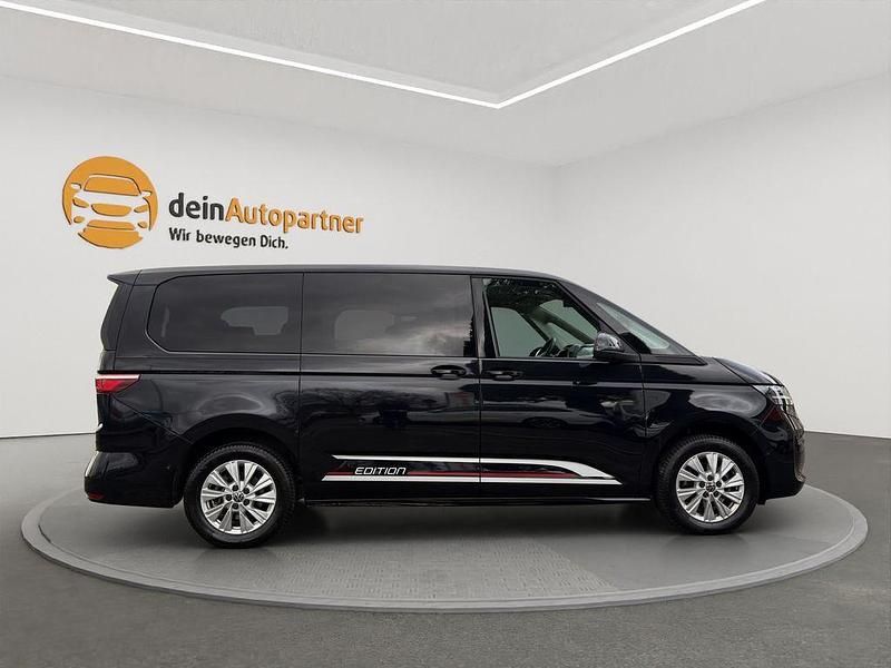 Gebraucht VW Multivan Life 150 PS (110 kW) 2024 Deep black perleffekt Van