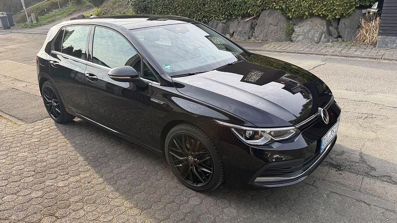 Gebraucht VW Golf VII Style 150 PS (110 kW) 2020 Schwarz Limousine