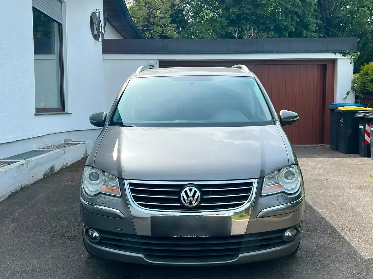 Gebraucht VW Touran 140 PS (102 kW) 2010 Grau Van / Kleinbus