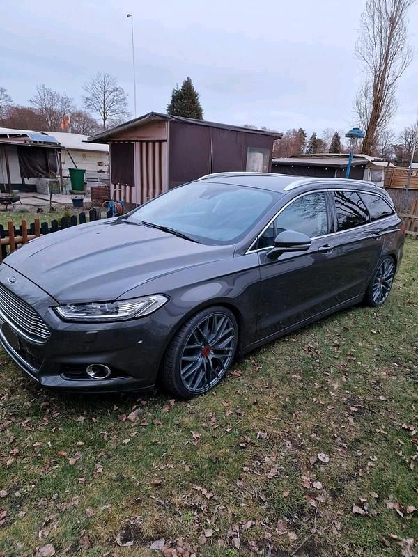 Gebraucht Ford Mondeo Titanium 180 PS (132 kW) 2018 Grau Kombi