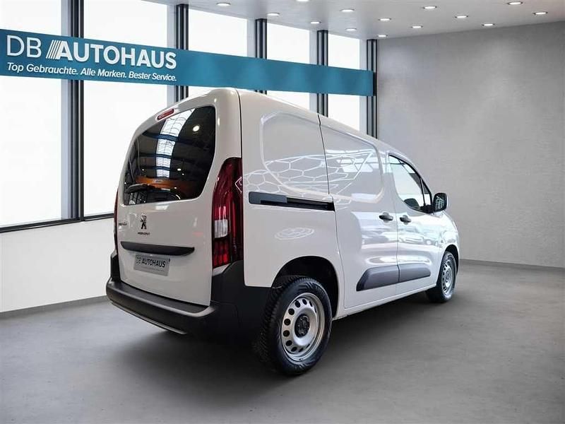 Gebraucht Peugeot Partner Premium 131 PS (96 kW) 2022 Weiß Van / Kleinbus