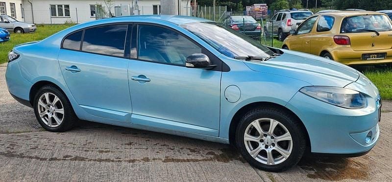 Second-hand Renault Fluence 69 kW (95 CP) 2012 Albastru Berlinǎ