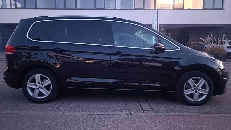 Gebraucht VW Touran Highline 150 PS (110 kW) 2016 Schwarz Van / Kleinbus