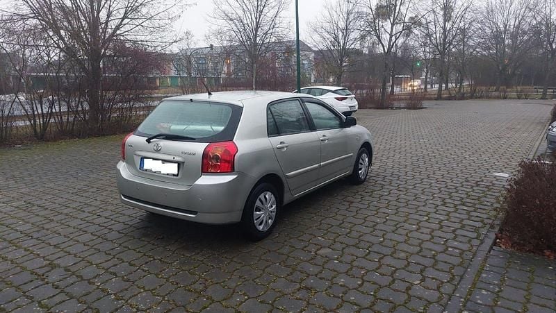 Gebraucht Toyota Corolla 97 PS (71 kW) 2006 Silber Limousine