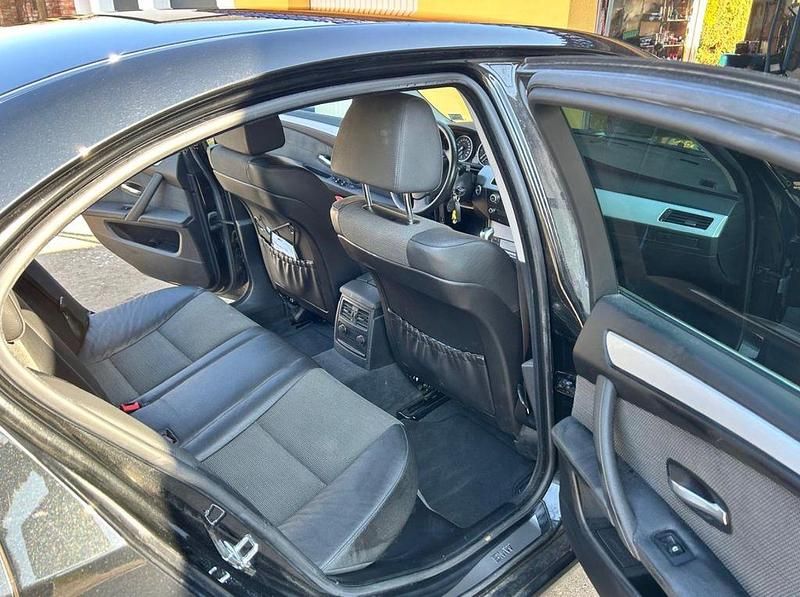 Gebraucht BMW 525 Sport Line 197 PS (144 kW) 2007 Schwarz Limousine