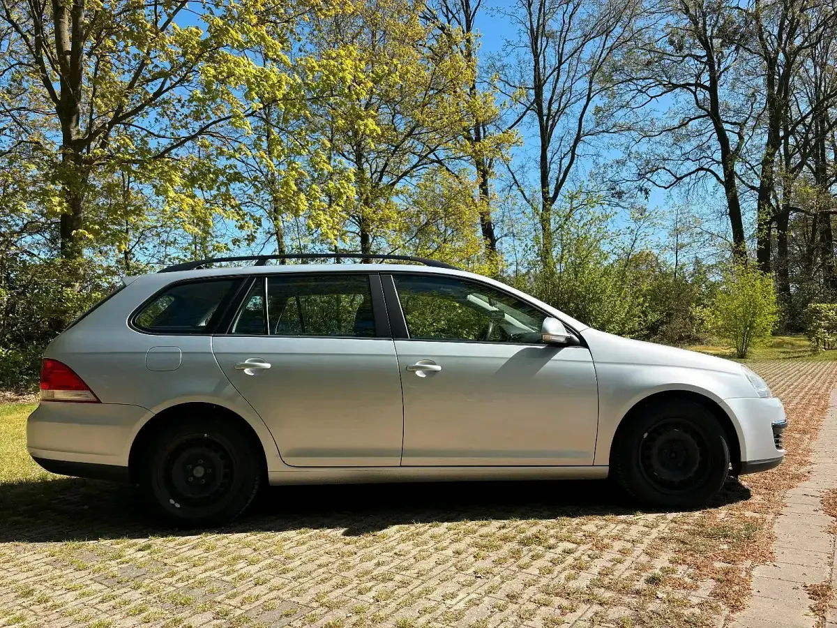 Second-hand VW Golf V 105 CP (77 kW) 2007 Argintiu Break