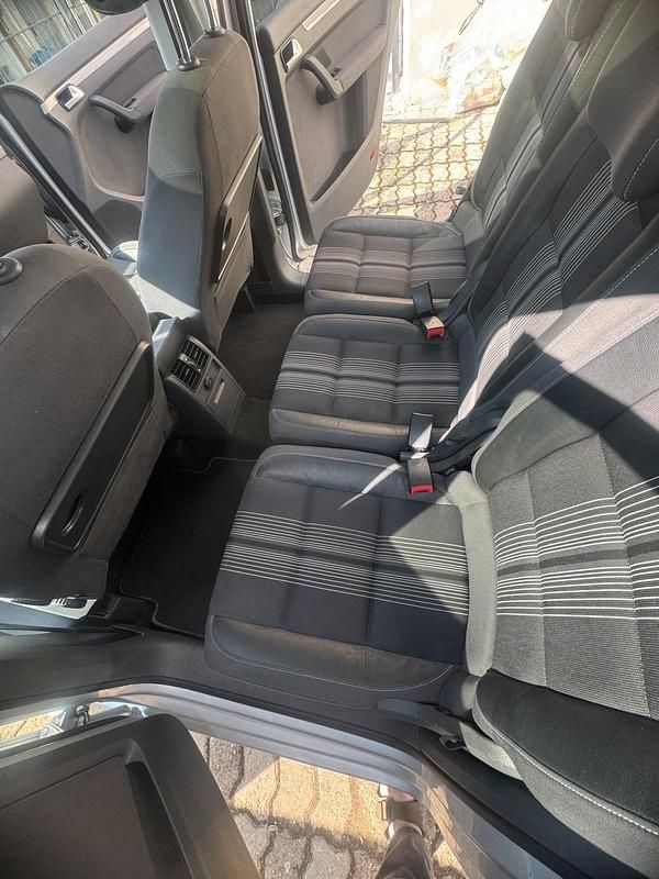 Gebraucht VW Touran 140 PS (102 kW) 2012 Grau Van / Kleinbus