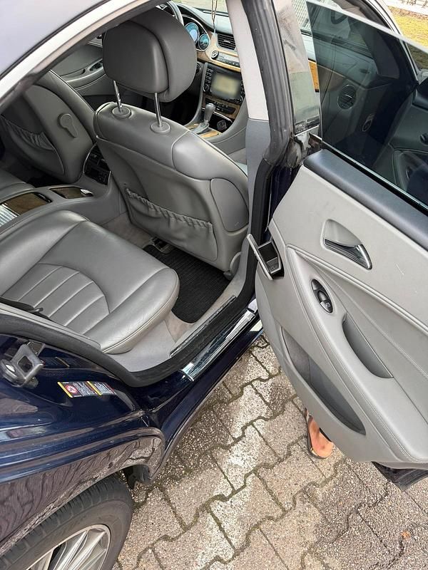 Gebraucht Mercedes CLS320 224 PS (164 kW) 2007 Blau Limousine