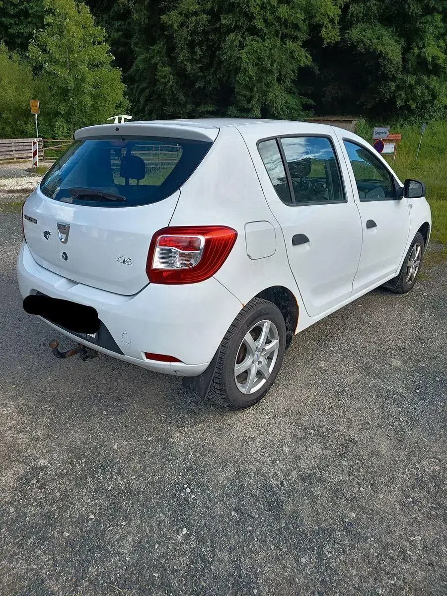 Gebraucht Dacia Sandero Ambiance 75 PS (55 kW) 2014 Weiß Limousine
