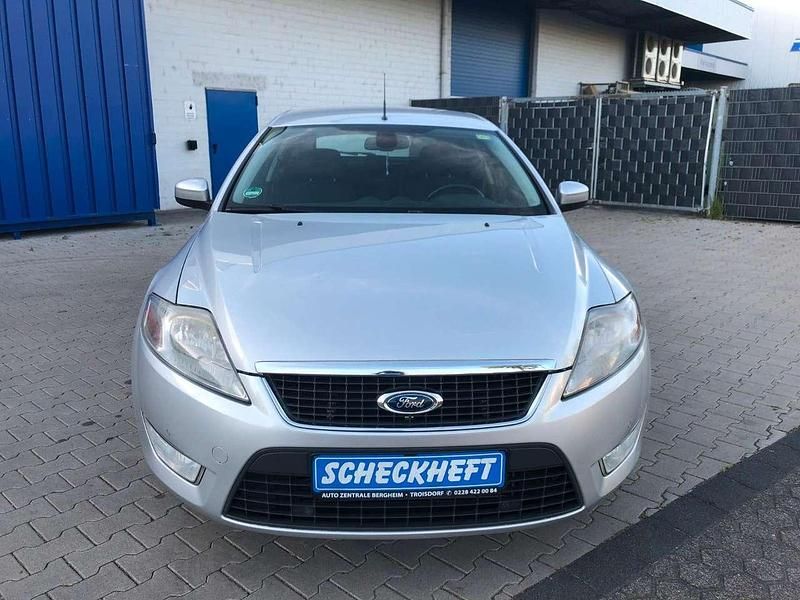 Gebraucht Ford Mondeo 125 PS (91 kW) 2009 Silber metallic Limousine