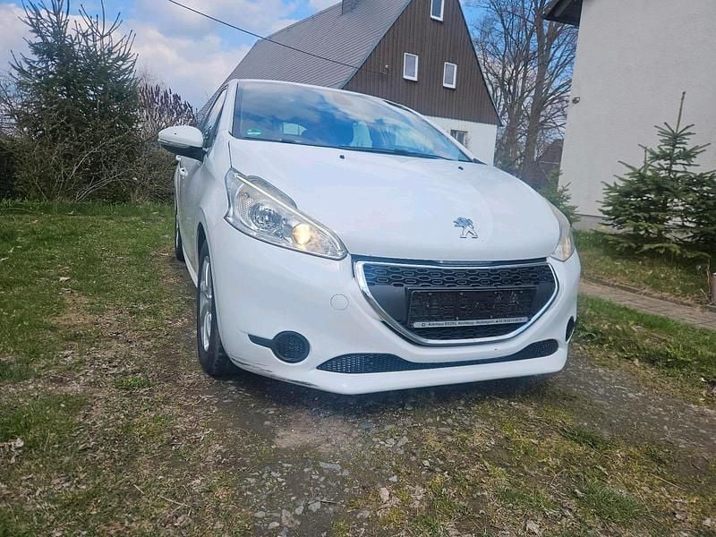 Gebraucht Peugeot 208 92 PS (67 kW) 2014 Weiß Kleinwagen