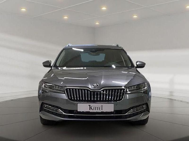 Gebraucht Skoda Superb Style 150 PS (110 kW) 2024 Grau Kombi