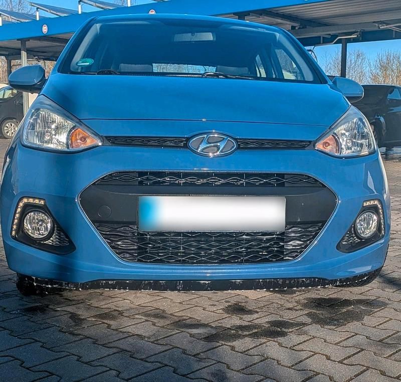 Gebraucht Hyundai i10 87 PS (63 kW) 2014 Blau Kleinwagen
