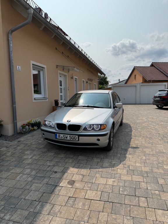 Silber Gebraucht 2003 BMW 318 Limousine | 2.999 € (Fairer Preis) - Bild 1/4