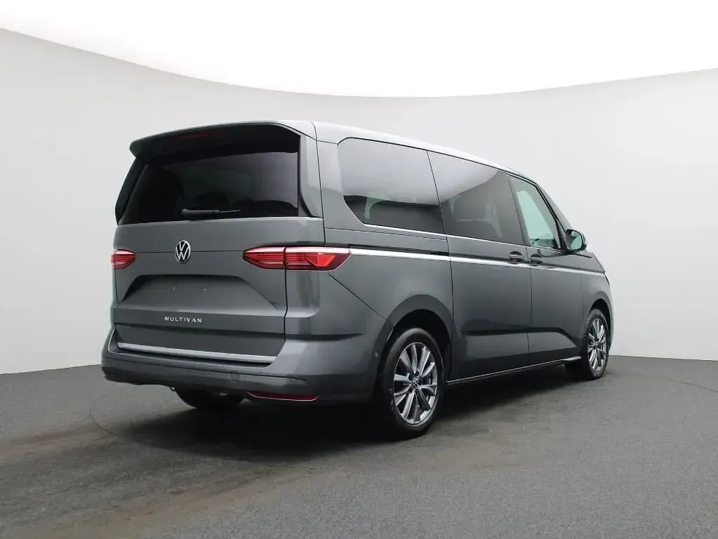 Używany VW T7 Style 150 KM (110 kW) 2025 Szary Van