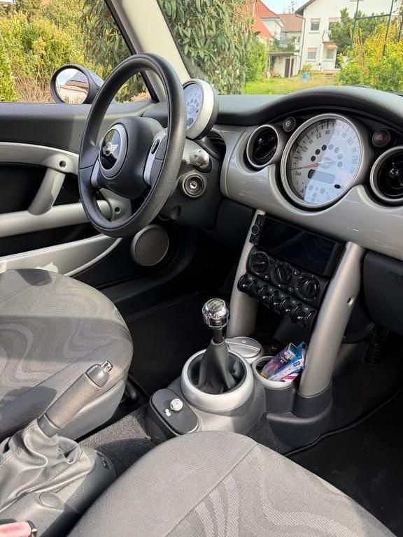 Used Mini ONE 90 HP (66 kW) 2003 Black Hatchback