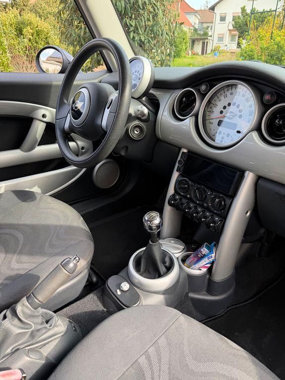 Second-hand Mini ONE 90 CP (66 kW) 2004 Negru Hatchback