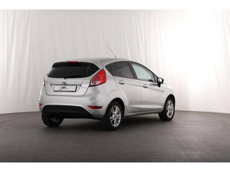 Gebraucht Ford Fiesta SYNC Edition 80 PS (58 kW) 2015 Silber Kleinwagen