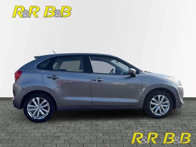 Gebraucht Suzuki Baleno Club 90 PS (66 kW) 2016 Silber Kleinwagen