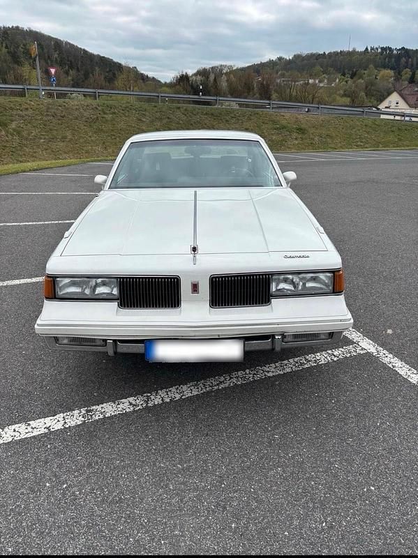 Gebraucht Oldsmobile Cutlass 140 PS (102 kW) 1987 Weiß Coupé