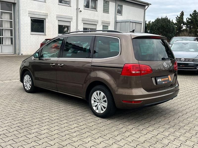 Gebraucht VW Sharan 140 PS (102 kW) 2012 Braun Van / Kleinbus