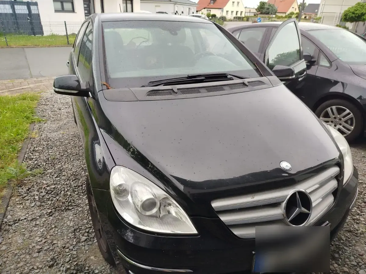 Gebraucht Mercedes B170 116 PS (85 kW) 2009 Schwarz Van / Kleinbus