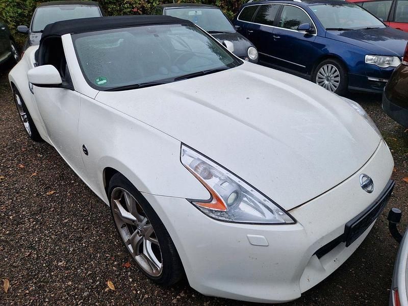 Weiß Gebraucht 2012 Nissan 370Z Pack Cabrio | 15.000 € (Fairer Preis) - Bild 1/4
