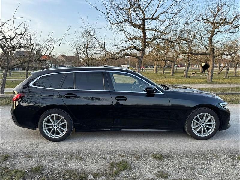 Gebraucht BMW 330 Luxury Line 258 PS (189 kW) 2021 Schwarz Kombi