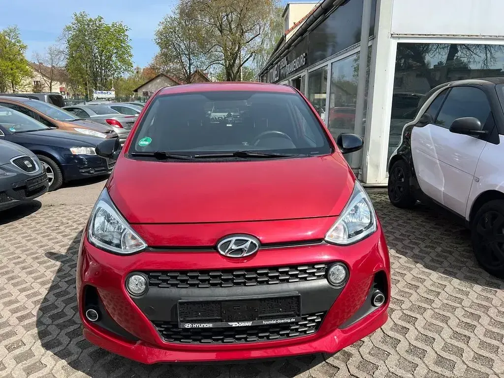 Gebraucht Hyundai i10 Passion Plus 67 PS (49 kW) 2018 Rot Kleinwagen
